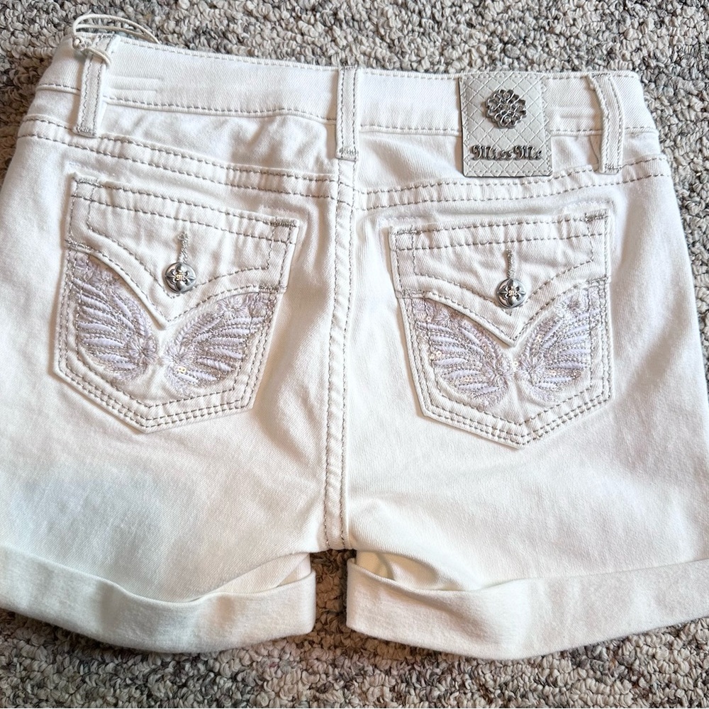 🩷🩷Girls Miss Me Cuffed Shorts